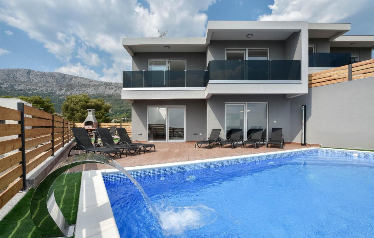 Villas Alfa & Omega Klis Buitenkant foto